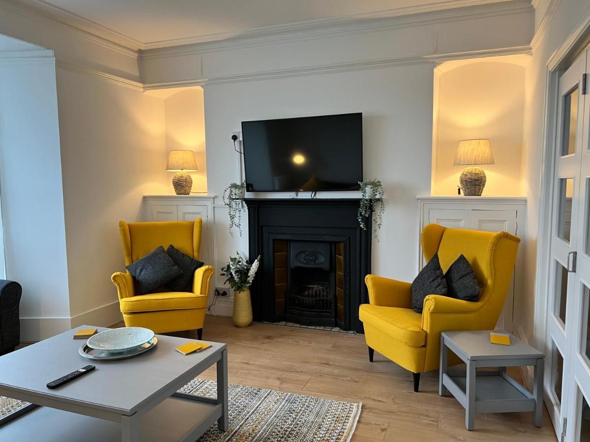 Heathcliff - 5 Bedroom House In Town Centre Тенби Экстерьер фото
