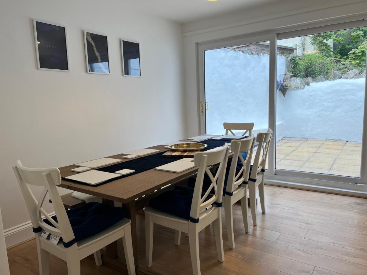 Heathcliff - 5 Bedroom House In Town Centre Тенби Экстерьер фото