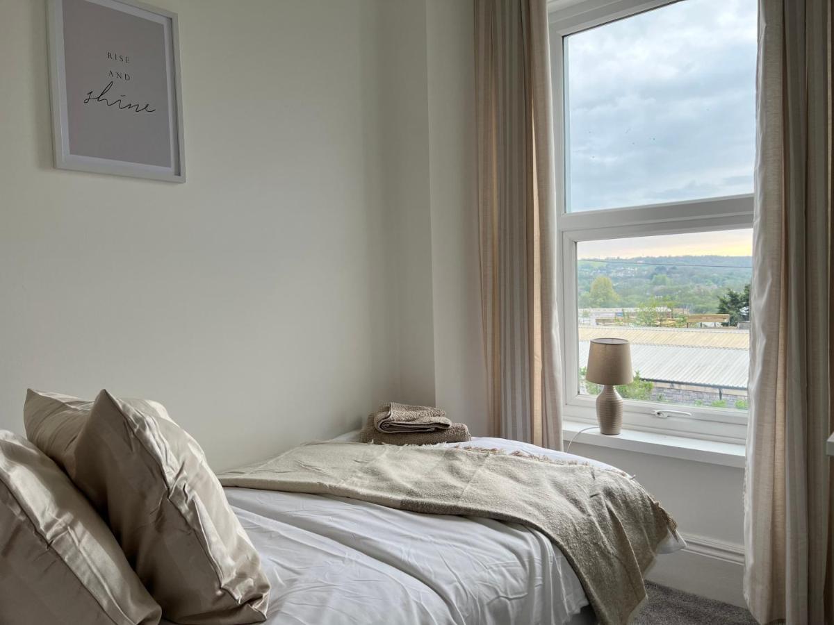 Heathcliff - 5 Bedroom House In Town Centre Тенби Экстерьер фото
